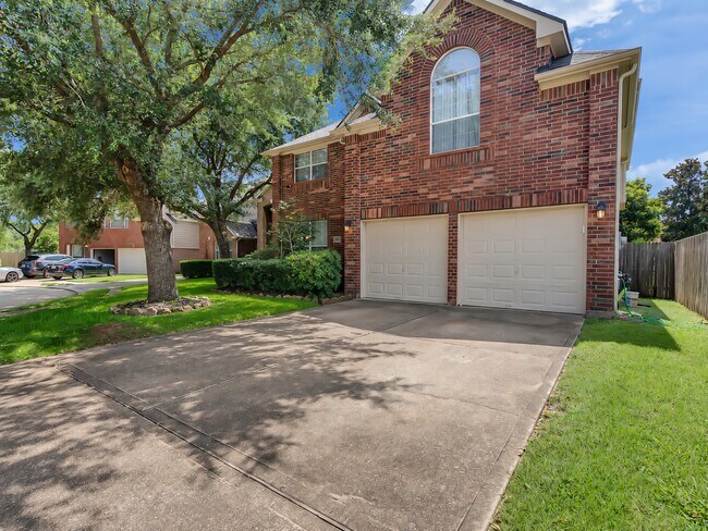 Building Photo - 602 Mosman Ct