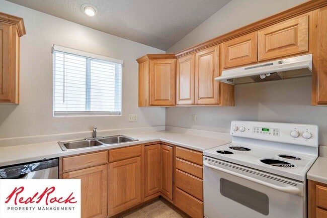 Building Photo - 3 Bed 2 Bath, 2 Car Garage with a Fully Fe...