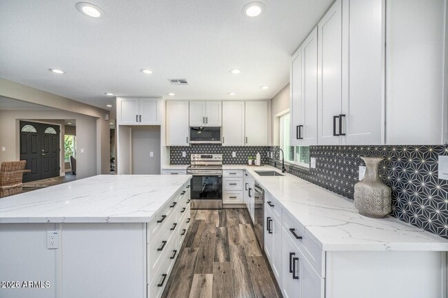 Building Photo - 5017 E Acoma Dr