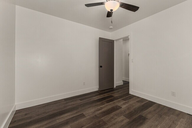 Building Photo - Modern 3-Bed, 2-Bath Home in Downtown Phoenix with Private Yard & Fire Pit