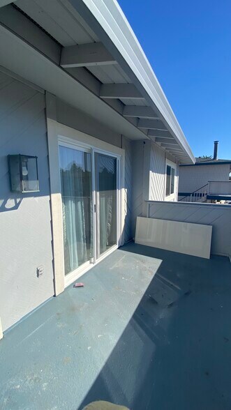front patio (deck) - 4205 Starboard Ct