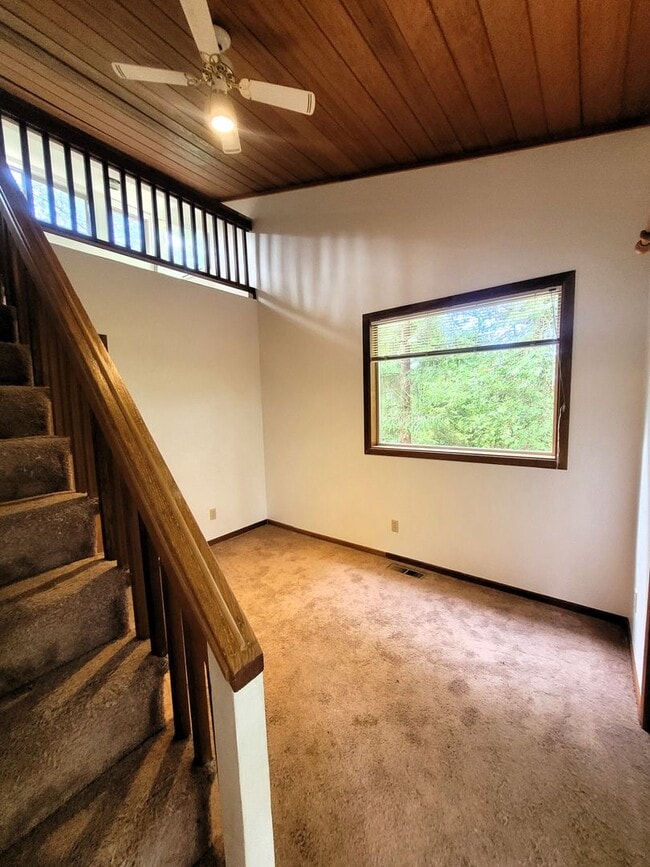 Building Photo - Cabin Style Home, 2 Bedroom - Bellingham, Toledo St