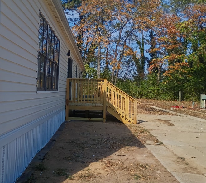 Building Photo - 12 Deerwood Park