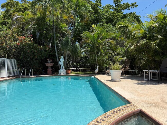 Building Photo - 1850 Rodman St