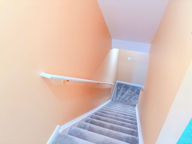 Building Photo - CENTRALLY LOCATED TOWNHOUSE - STAFFORD