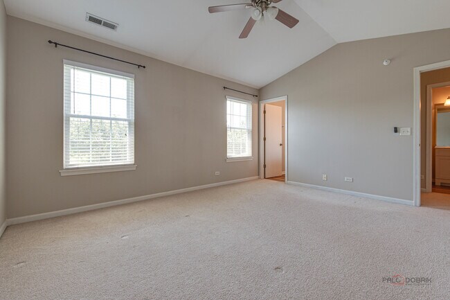 Building Photo - 2487 Dickens Dr