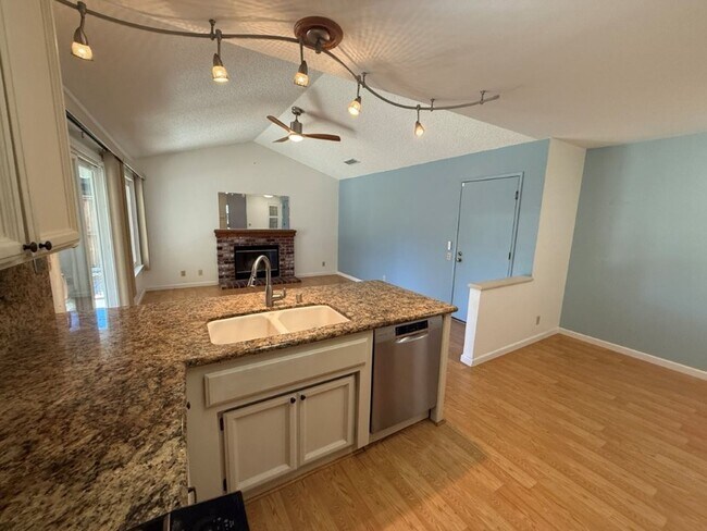 Building Photo - Modern 4 Bedroom One Story *Vacaville