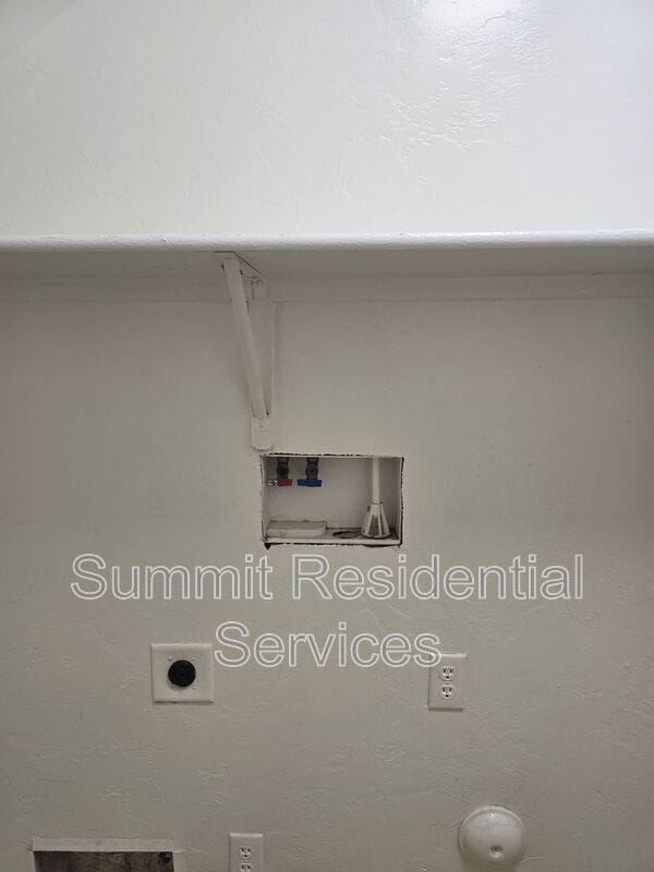 Building Photo - 3569 Drexel Manor Stra