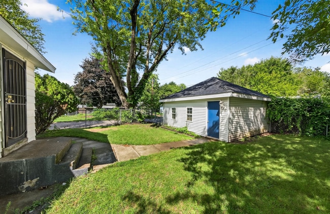 Building Photo - 1303 Sorin St