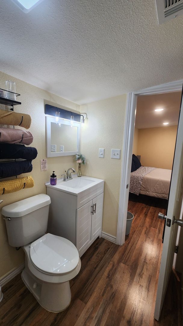 Building Photo - Welcome to the Cottage!