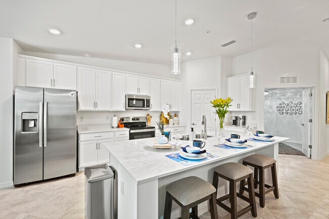 Building Photo - 15950 Grassland Ln