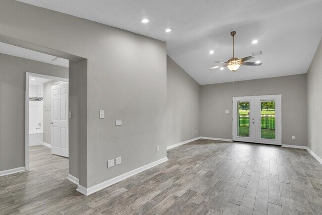 Building Photo - 3539 Balboa Cir