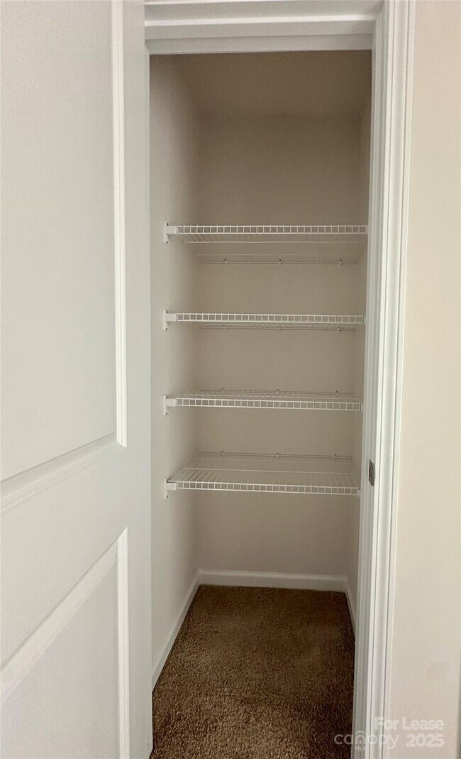 Building Photo - 147 N Ranney Way