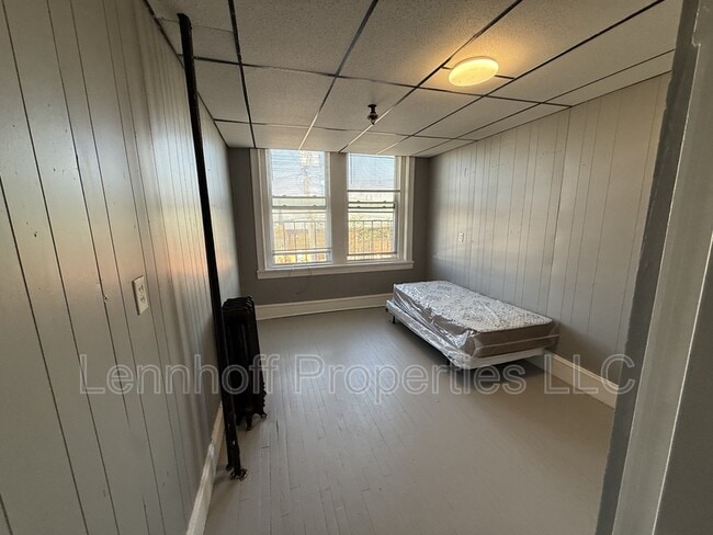 Building Photo - 82-86 South Broadway - 26