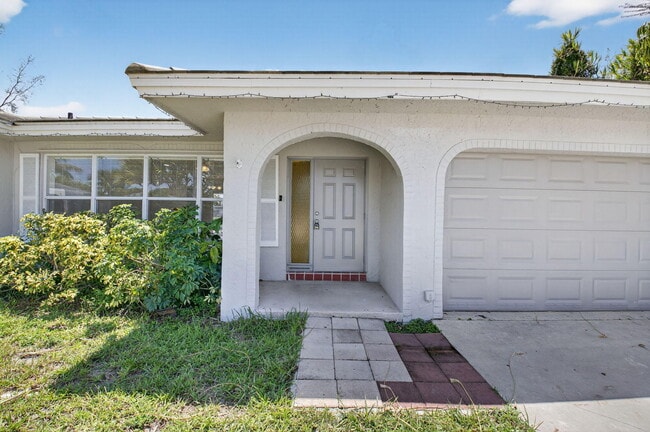Building Photo - 22203 Aquila St