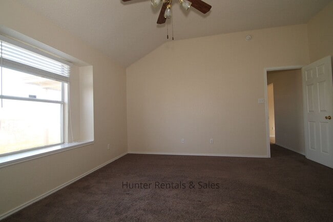 Building Photo - Southwest Killeen!