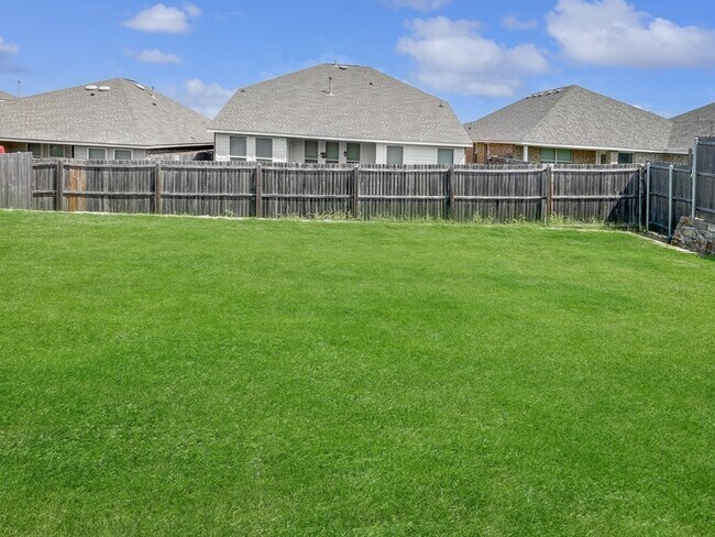 Building Photo - 8425 Fawn Creek Dr