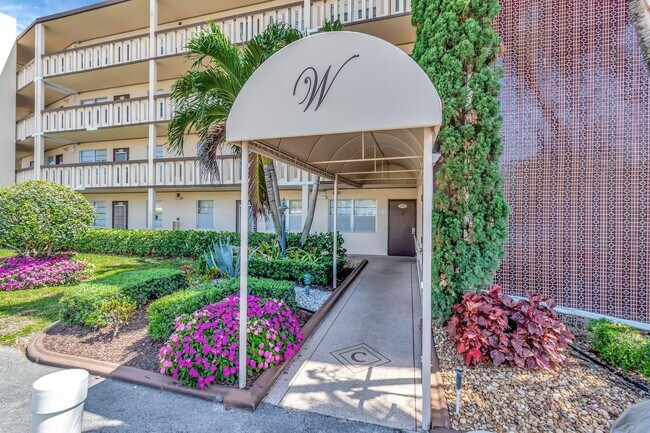 Building Photo - 4049 Wolverton C