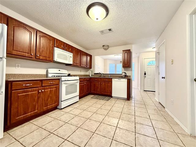 Building Photo - 1720 Circle Creek Dr