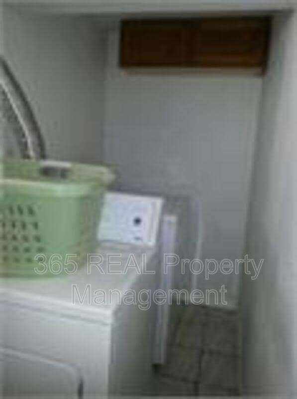 Building Photo - 430 28th Ave