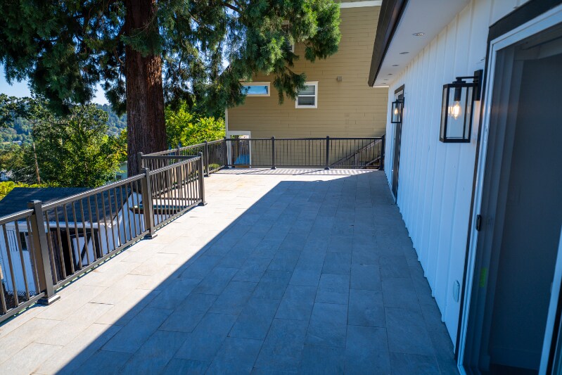 Building Photo - 4685 Riverview Ave