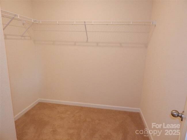 Building Photo - 6036 Loy Ct