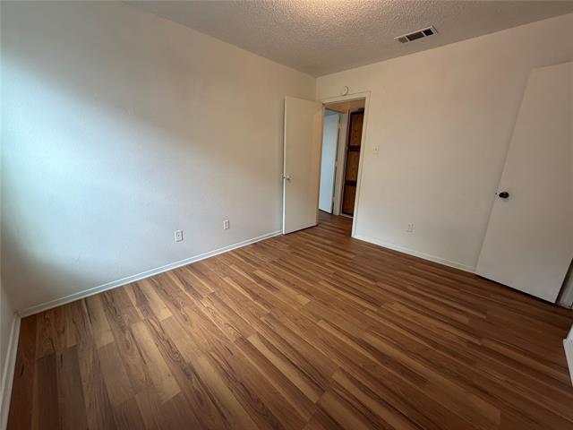 Building Photo - 425 Signal Hill Ct N