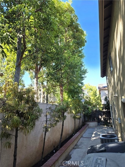 Building Photo - 3 El Vado Dr