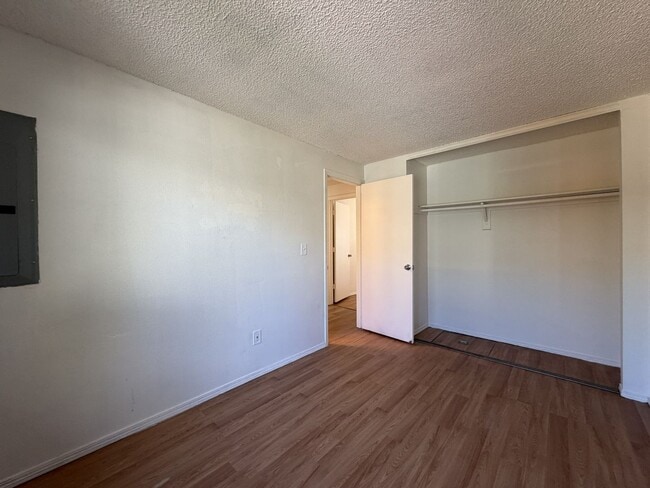 Building Photo - 5921 SE 83rd Ave
