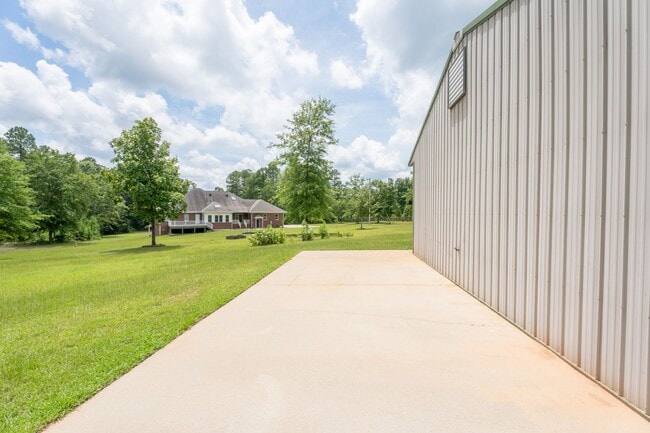 Building Photo - 785 Glenwood Dr