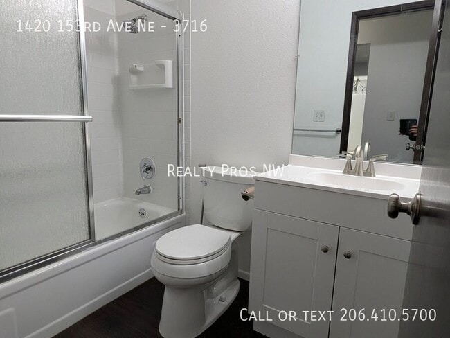 Building Photo - 1420 153rd Ave NE