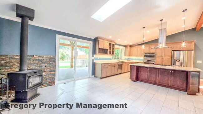 Building Photo - First Time Rental! Newly Remodeled 3bed 2bath Super clean home in top condition. Just under 1 acr...