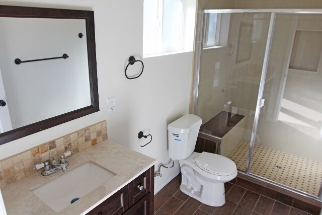 Building Photo - Upgraded 4+2.5 in Reseda w/all appliances ...