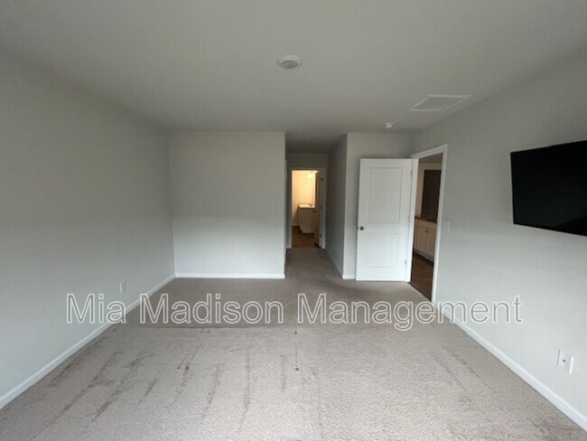 Building Photo - 214 Barbados Rd