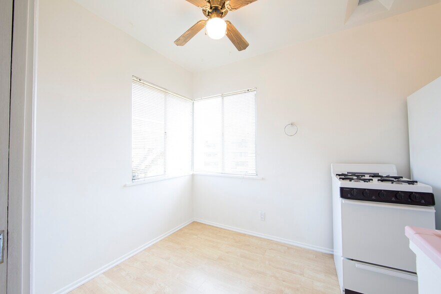 Building Photo - 669 Levering Ave