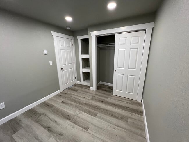 Building Photo - Single Family House Tacoma