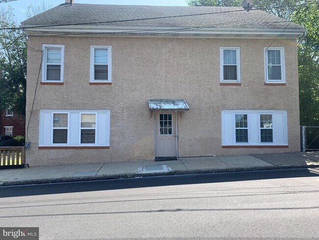 Building Photo - 24 S Evans St