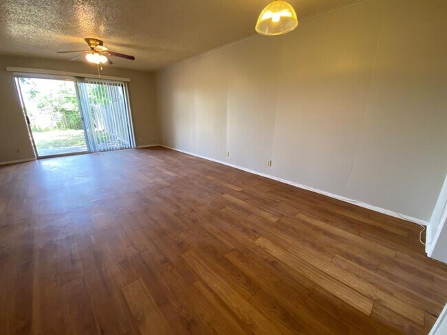 Building Photo - 11200A Renel Dr.
