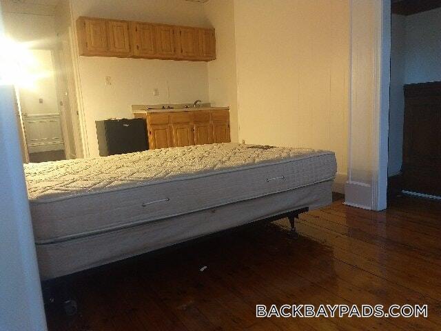 Building Photo - 272 Newbury St