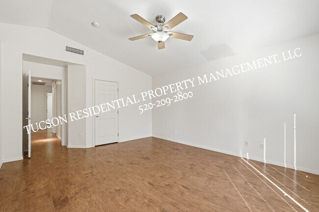 Building Photo - 2440 N Creek Vista Dr