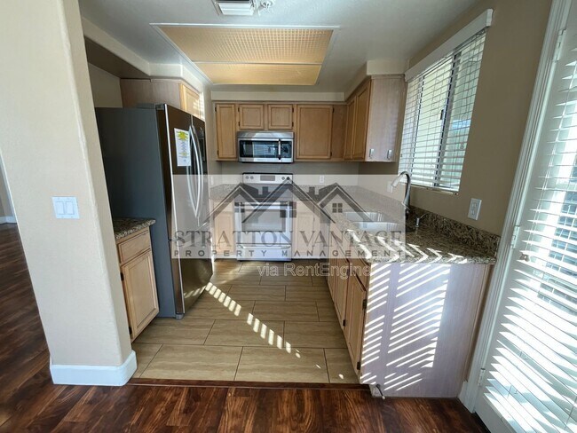 Building Photo - 1825 W Ray Rd