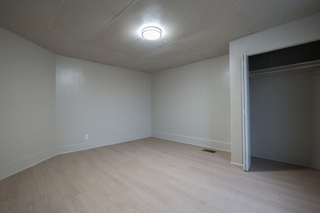 Building Photo - 1224 Cleveland Ave NW