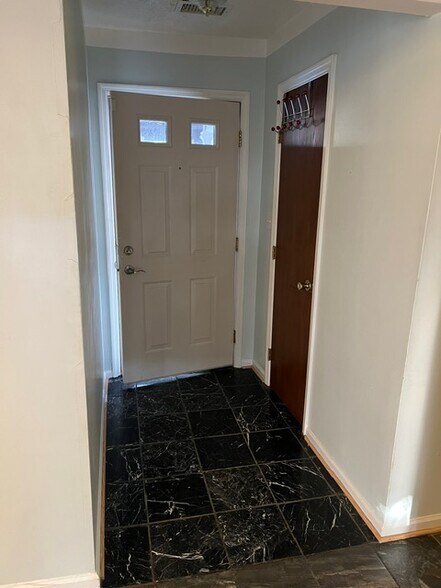 Building Photo - 1729 Prairie Cir