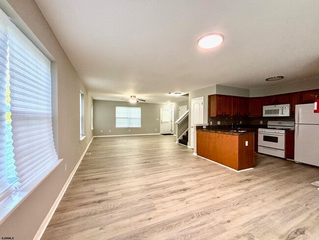 Building Photo - 27 Oyster Bay