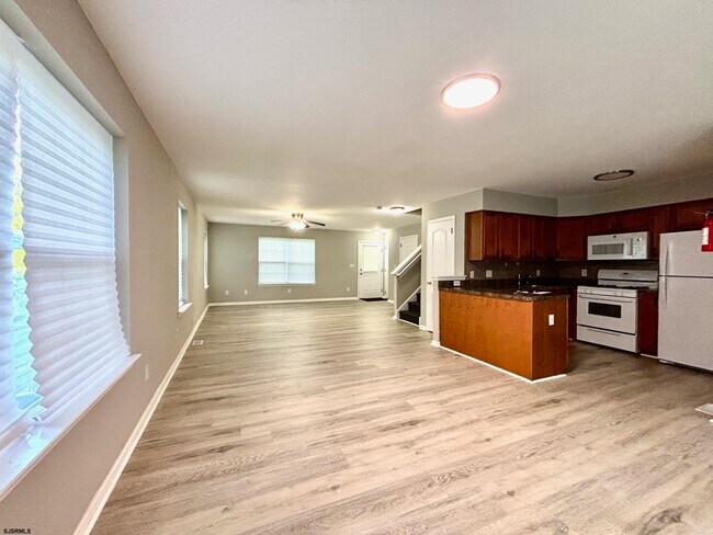 Building Photo - 27 Oyster Bay Rd