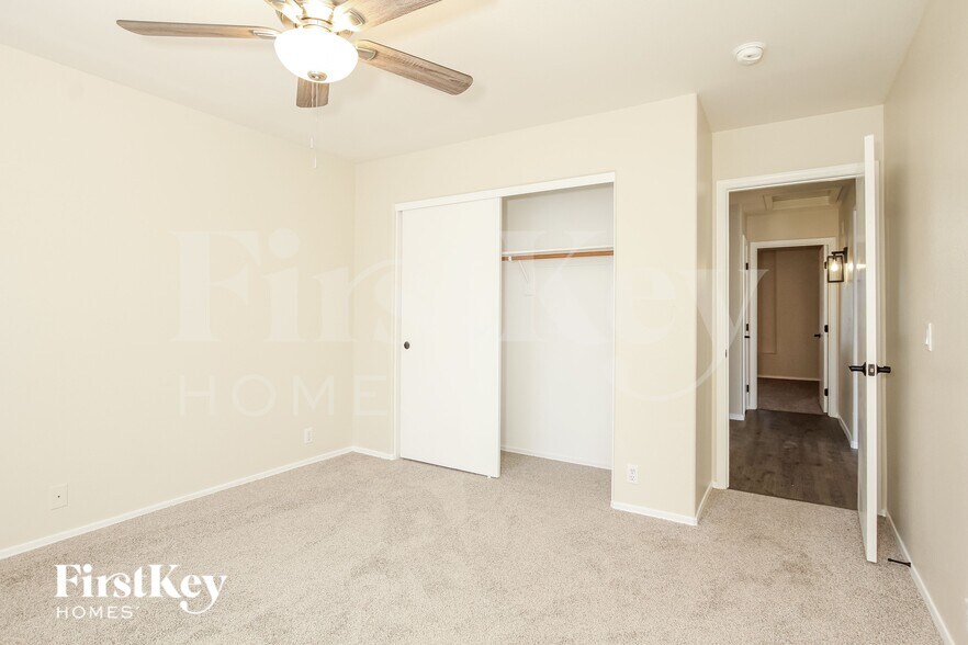 Building Photo - 6396 N 81st Dr