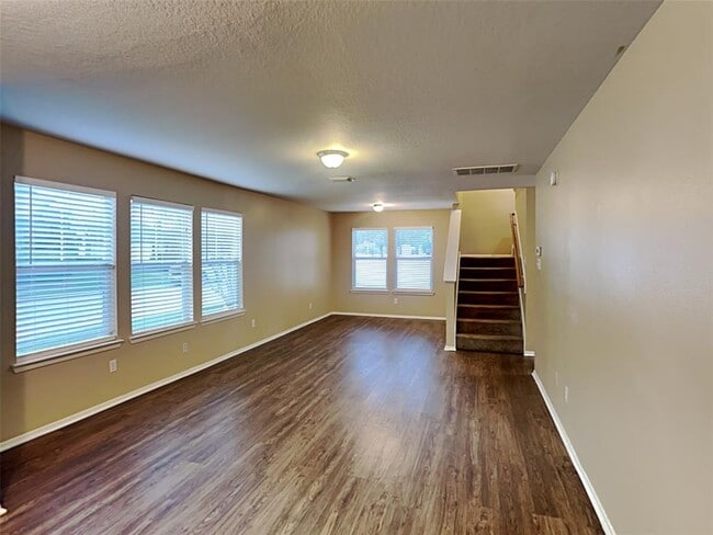Building Photo - 6114 Elton Knolls St