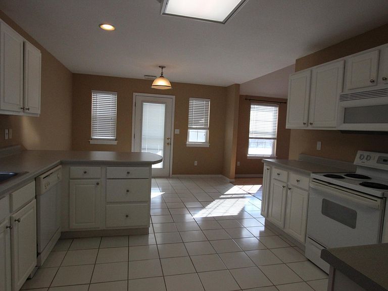 Building Photo - 502 Cheetah Dr