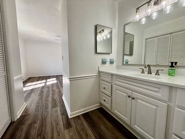 Building Photo - Rudee Heights