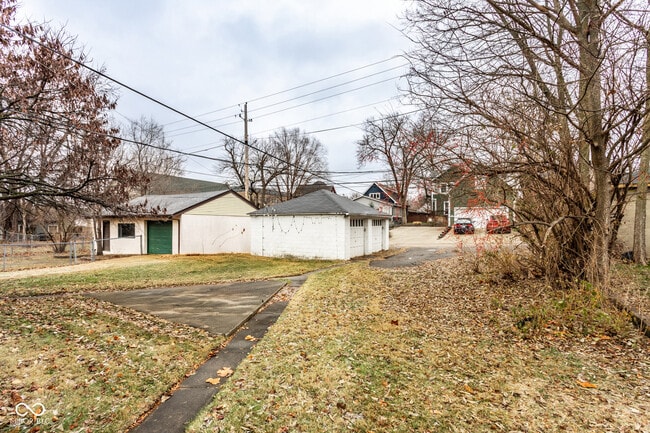 Building Photo - 6147 Broadway St